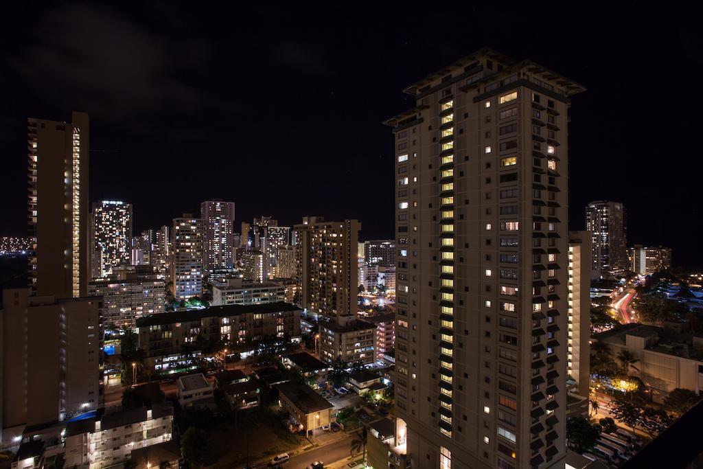 Wyndham Vacation Resorts Royal Garden At Waikiki Honolulu Exterior photo