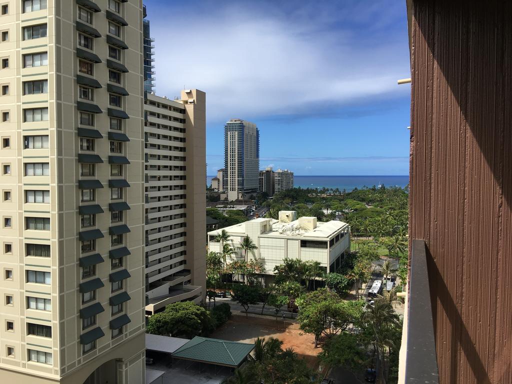 Wyndham Vacation Resorts Royal Garden At Waikiki Honolulu Exterior photo