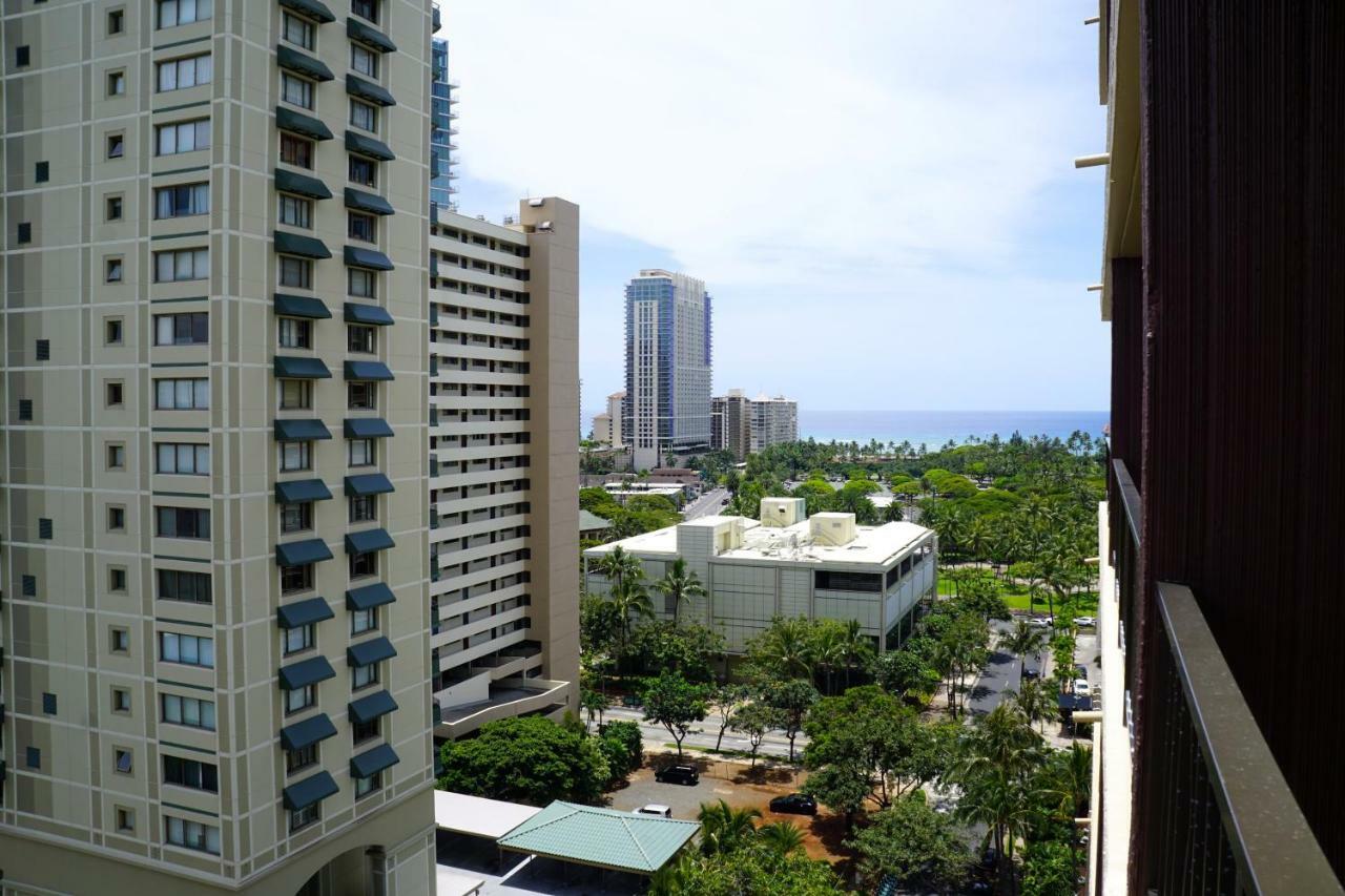 Wyndham Vacation Resorts Royal Garden At Waikiki Honolulu Exterior photo